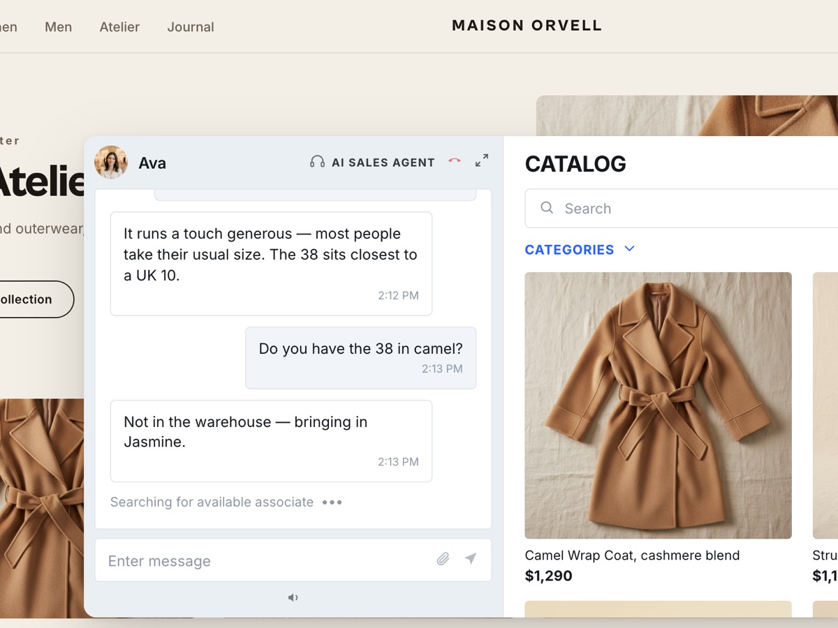The AI says the size is not in the warehouse and brings in a named advisor; the thread shows the product's own line, Searching for available associate.